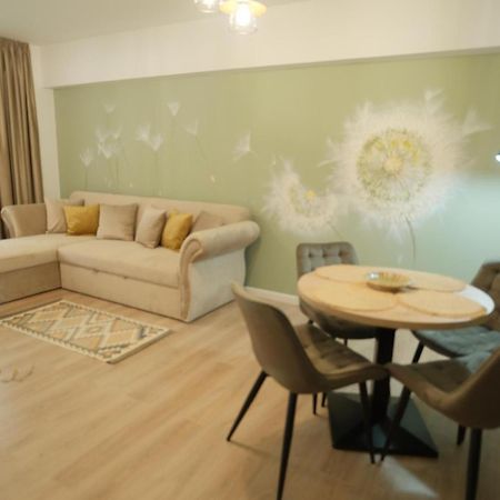 Green Studio Târgu Neamț Exteriör bild