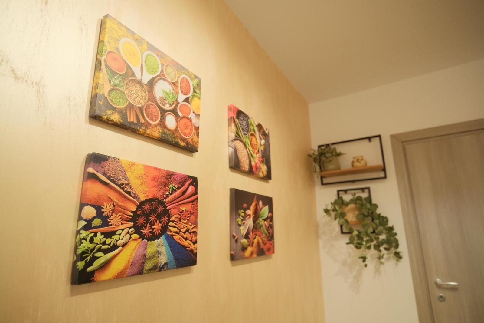 Green Studio Târgu Neamț Exteriör bild